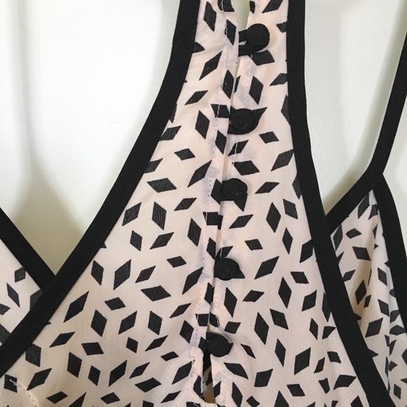 🤑FREE w/ purchase! Diamond Print Camisole - Picture 12 of 16
